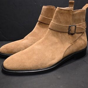 Men’s suede boots